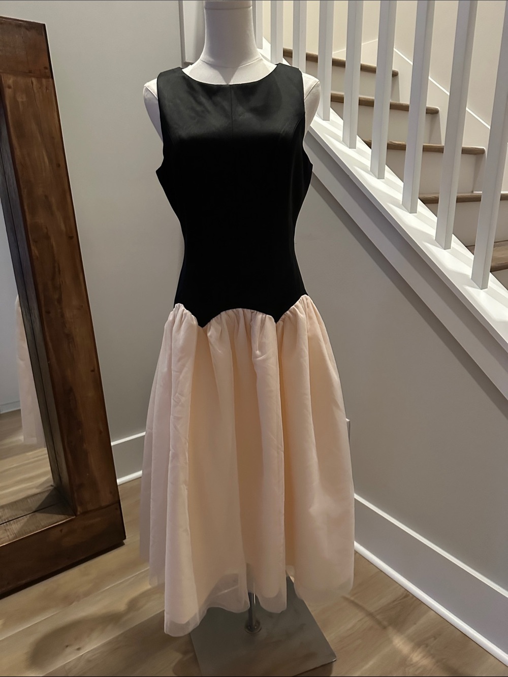 Lulu's Black & Cream Two-Tone Sleeveless Formal Dress